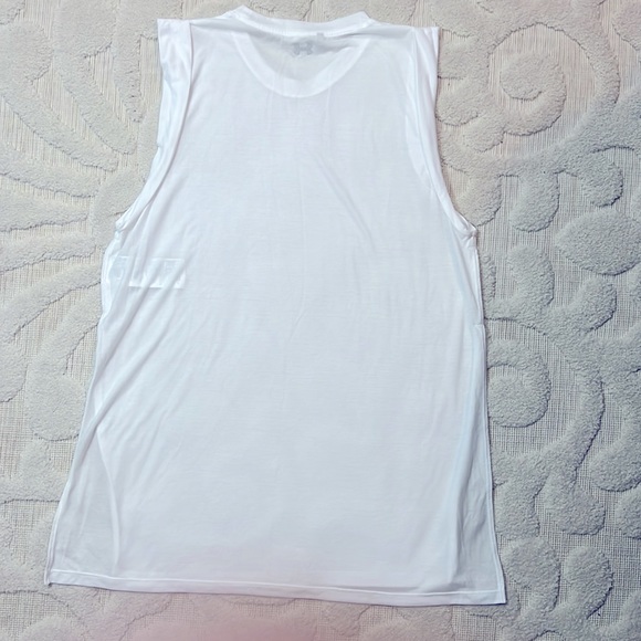 Under Armour sleeveless athletic top w/ high side slits Size- L Color- White - Picture 9 of 9